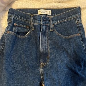 Abercrombie & Fitch high rise ankle straight jeans